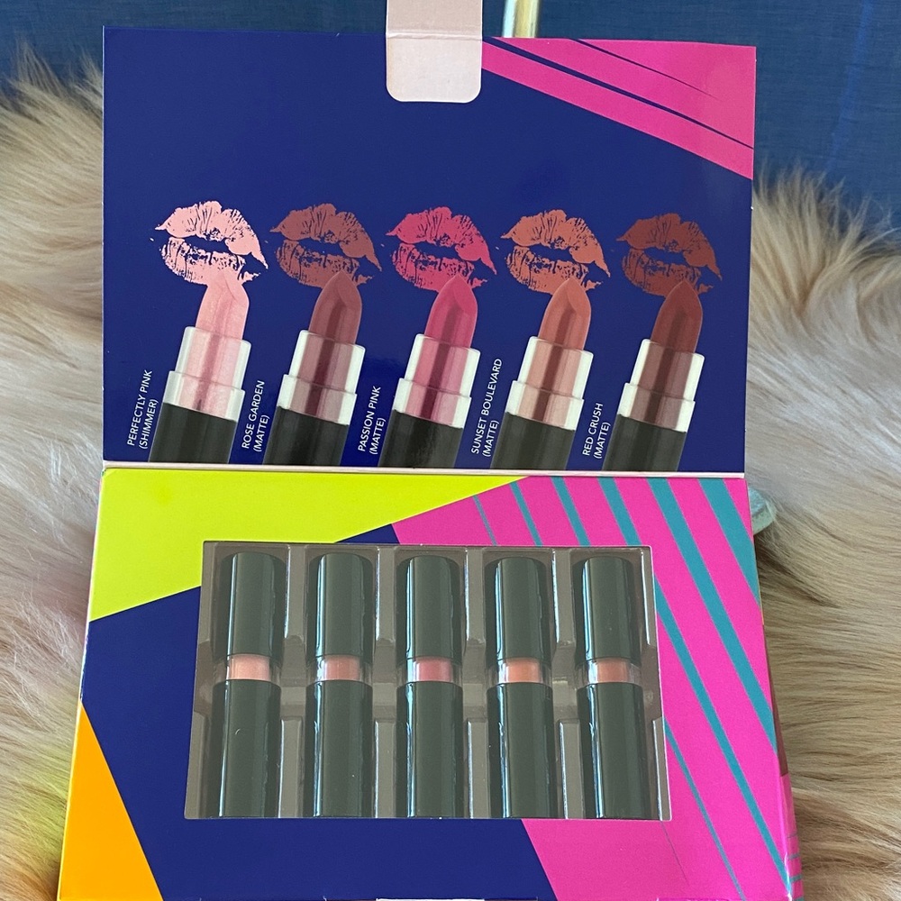 NWT Vibrant Lipstick Collection - 5 Shades